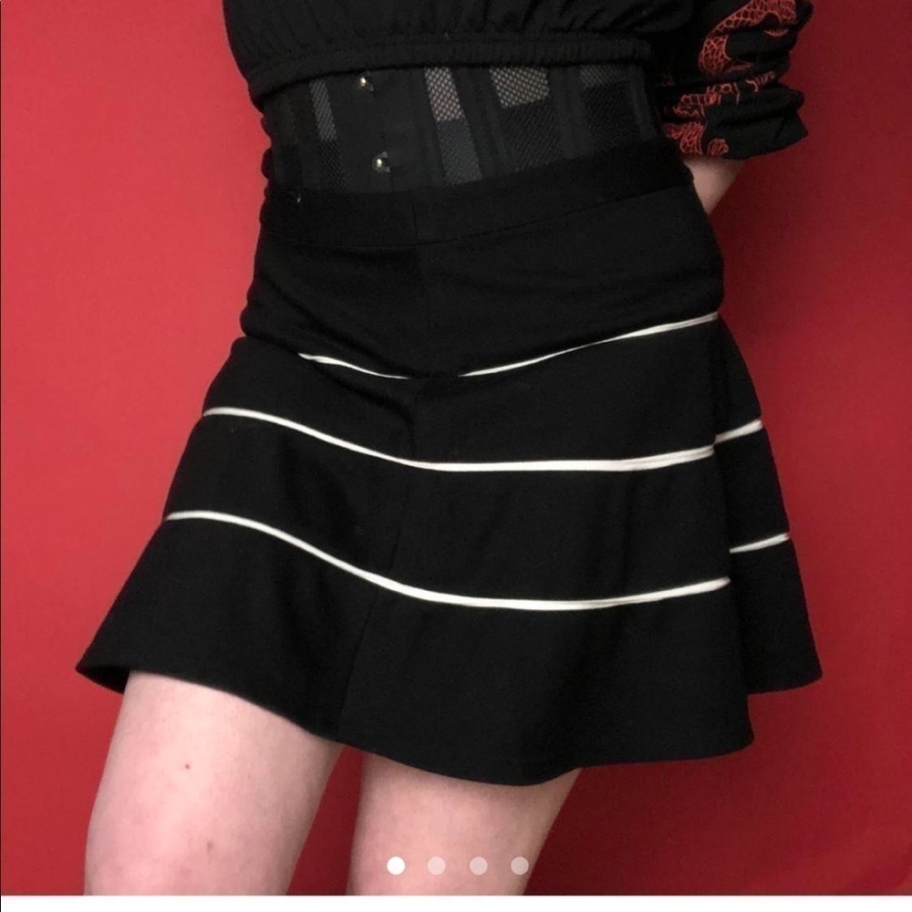 Black and white pleated skirt  🤍🖤​​​​​​​​​​​​​​​​​​​​​​​​​​